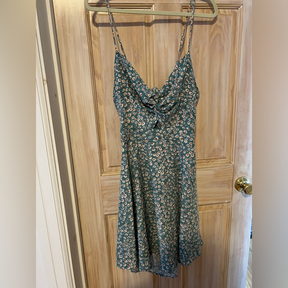Teal Daisy keyhole tie back dress size 12